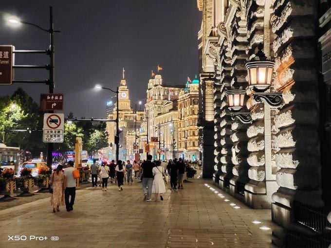 在上海街头随手拍拍，vivo X50 Pro+夜景拍照体验