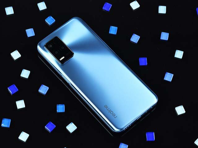 满杯续航越级体验 realme 真我 V13全面评测 