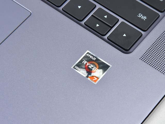 这块屏幕很有才华 HUAWEI MateBook 16评测 