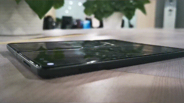 折叠屏也能防水，三星Galaxy Z Fold3全面测评 