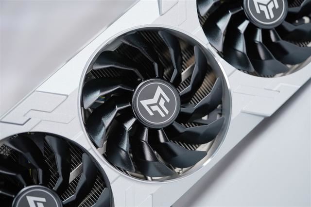 影驰GEFORCE RTX 4070Ti SUPER 金属大师Plus OC显卡全面评测