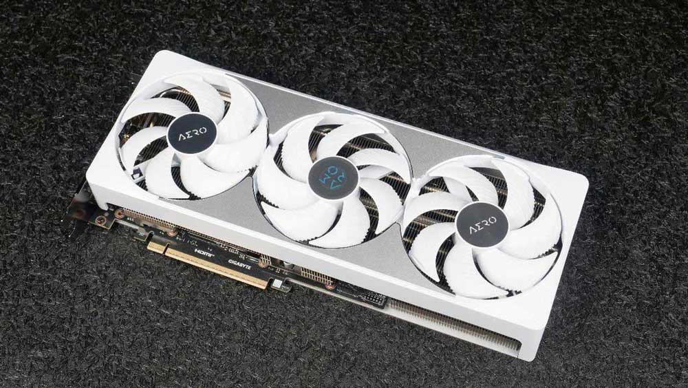 DLSS4开启电竞级3A新时代 技嘉RTX 5080 AERO雪鹰显卡全面评测