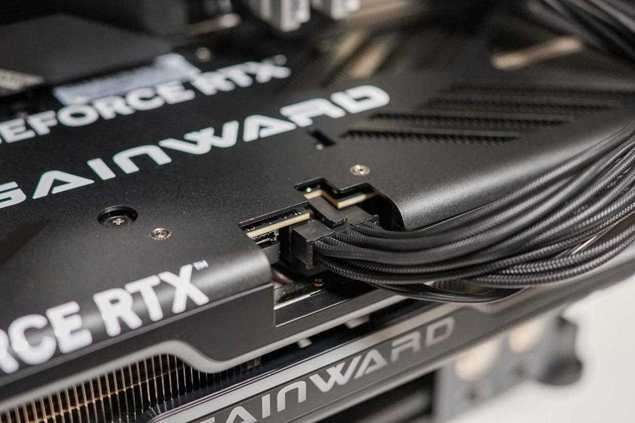 DLSS 4性能全力冲锋! 耕升RTX5080炫光OC显卡拆解超频测试