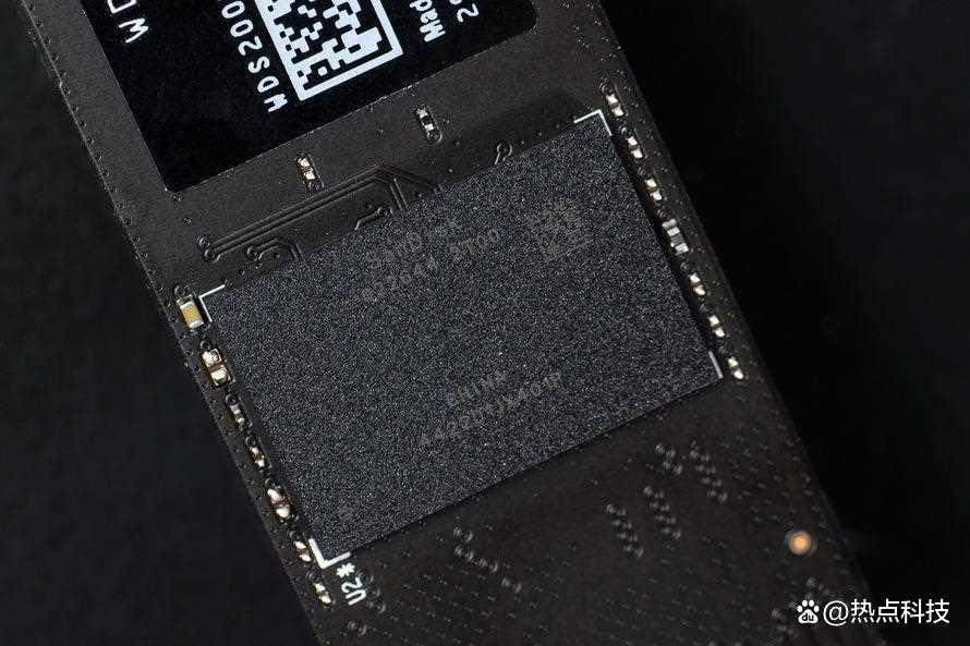 性能破7000MB/s的主流SSD! 西部数据WD?BLACK SN7100y硬盘评测插图8