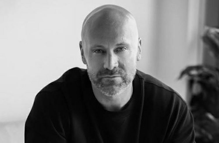 桑给巴尔，加密妻亡警查