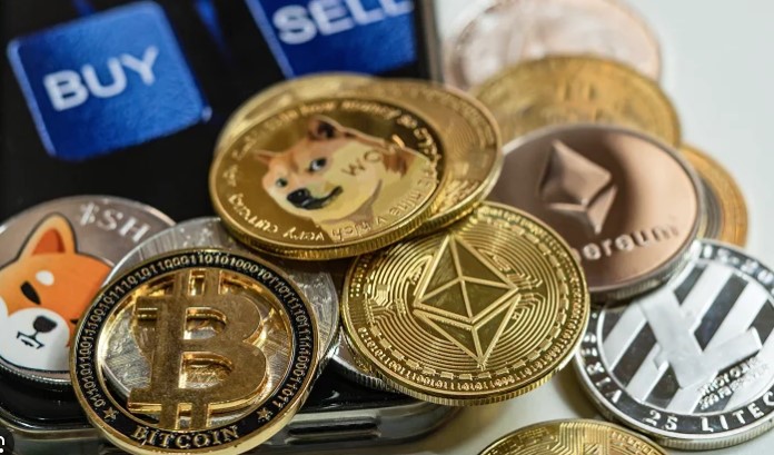 加密回顾：HYPE走强，ETH与XRP承压