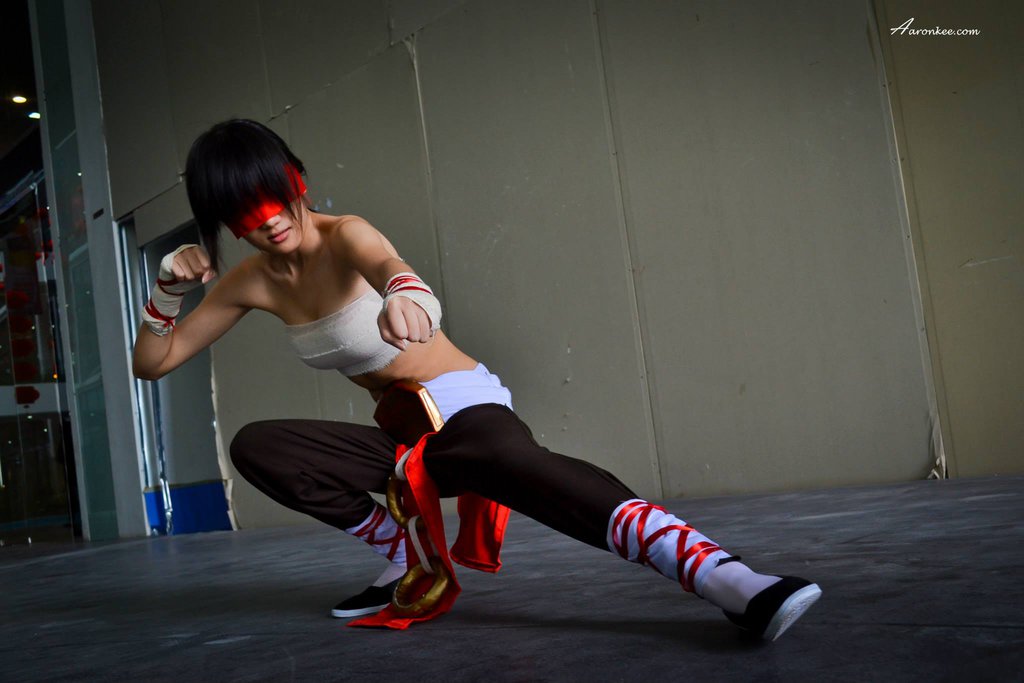 lol女版盲僧霸气cos用双手成就你的梦想