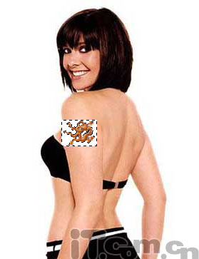 Photoshop教程:简单为MM添加文身