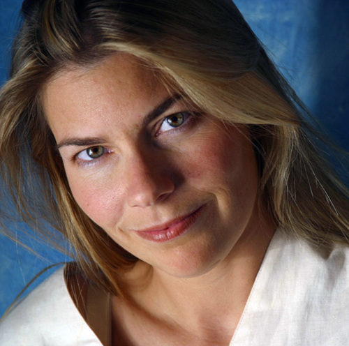 人像照片Photoshop处理三招：祛皱－降噪－美肤_脚本之家jb51.net转载