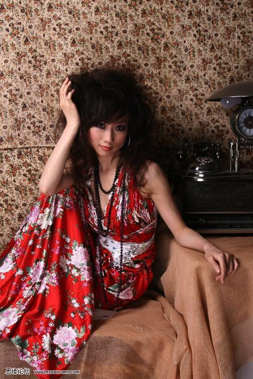 Photoshop调色:灰色调照片_脚本之家发布