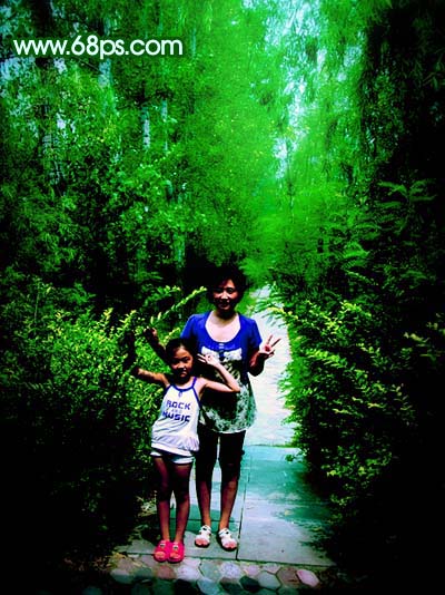 Photoshop 调出外景人物照片梦幻的绿色调