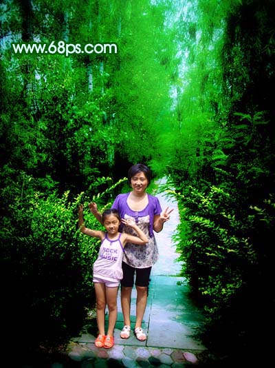 Photoshop 调出外景人物照片梦幻的绿色调