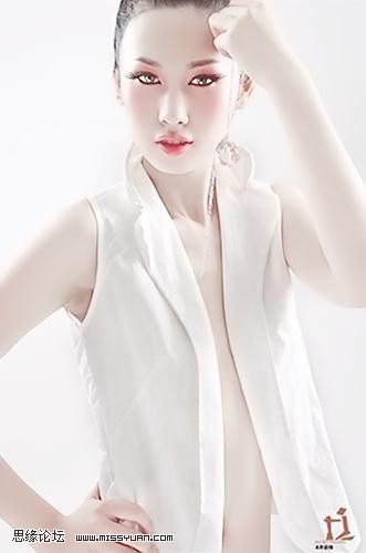 Photoshop 给模特加上绚白的彩妆