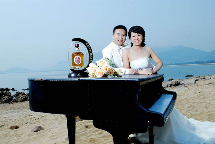 Photoshop 淡绿色的古典婚片处理方法