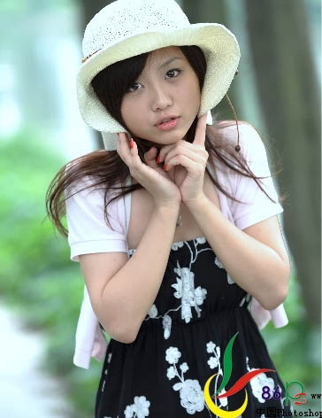 Photoshop 调出偏暗人物图片时尚的粉色调