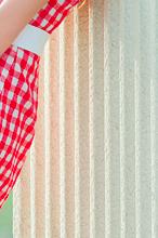 photoshop 简单几步打造甜美的外景人物图片