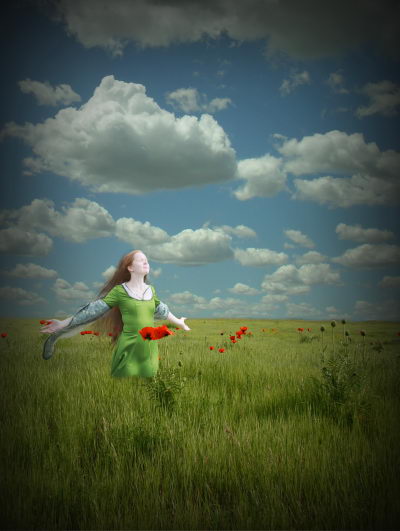 PS经典合成一个美丽女孩陶醉在草原上的场景