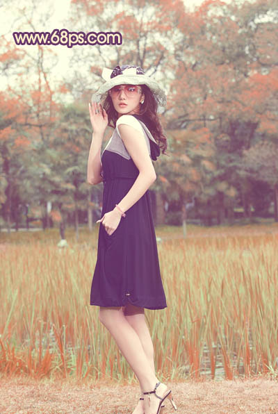 Photoshop将绿色调成橙紫色外景人物照片