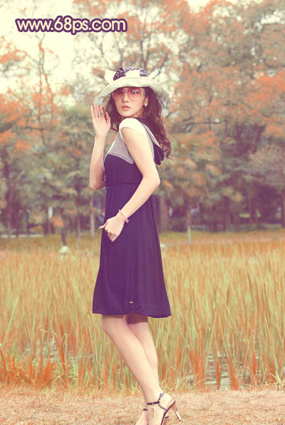 Photoshop将绿色调成橙紫色外景人物照片