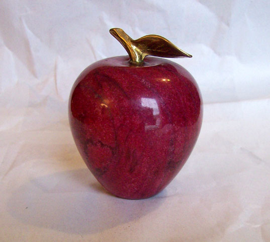 PS创意合成缠着藤蔓飞行的美女