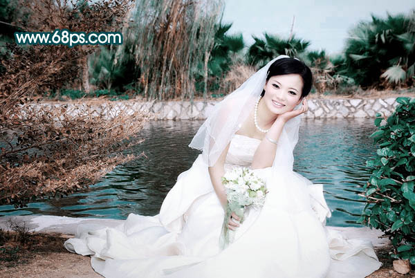 Photoshop打造中性青红色外景婚片