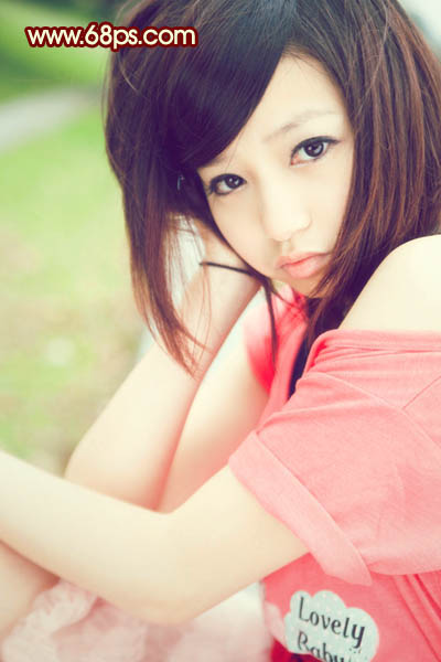 Photoshop调出外景人物照片柔和的粉红色