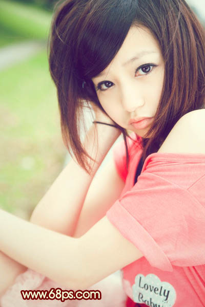 Photoshop调出外景人物照片柔和的粉红色