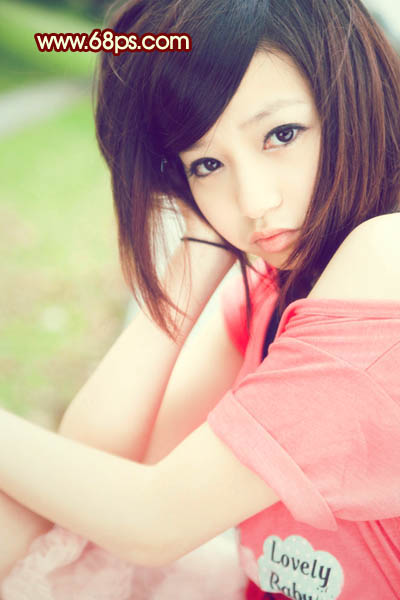 Photoshop调出外景人物照片柔和的粉红色