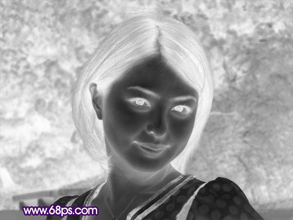 Photoshop制作梦幻的蓝色近焦女孩图片