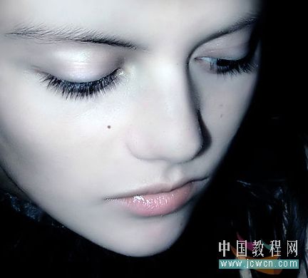 Photoshop为女孩脸部加上鲜艳的彩妆