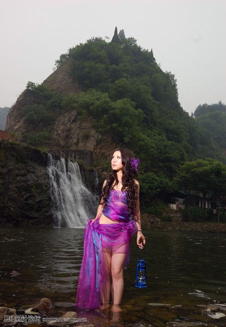 Photoshop为偏暗的外景人物照片润色的方法