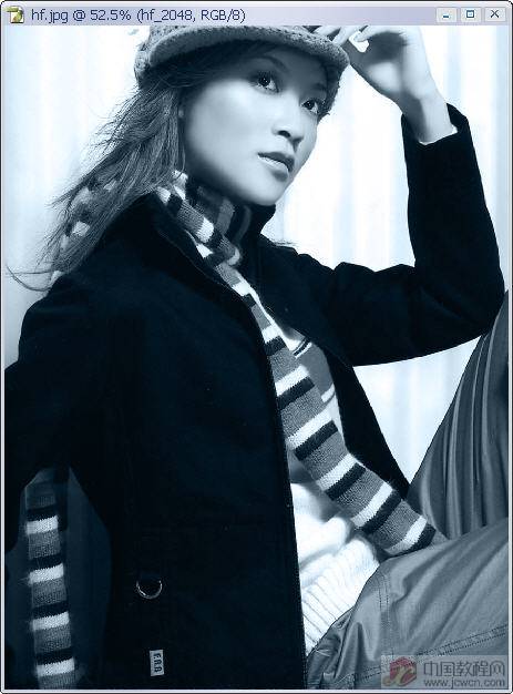 photoshop简单两步调出人物图片个性冷色调