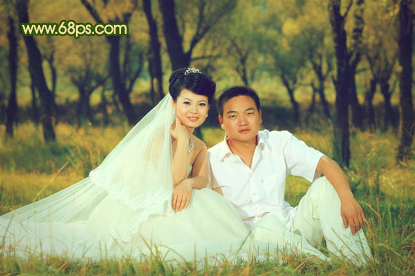 Photoshop将森林婚片调成温馨的暖色调