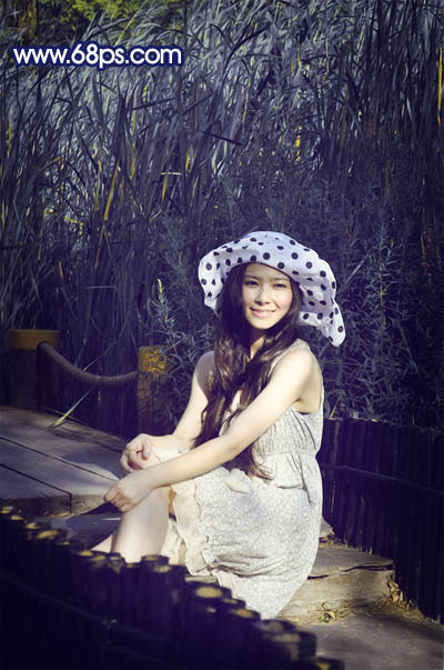 Photoshop打造暗调青紫色外景人物图片