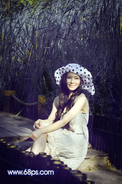 Photoshop打造暗调青紫色外景人物图片