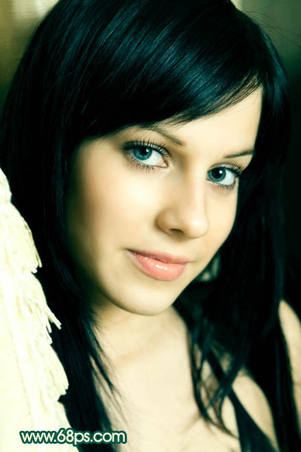 Photoshop将美女图片调成暗调橙绿色