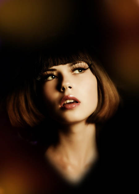 Photoshop为美女图片加上梦幻的彩色光束效果