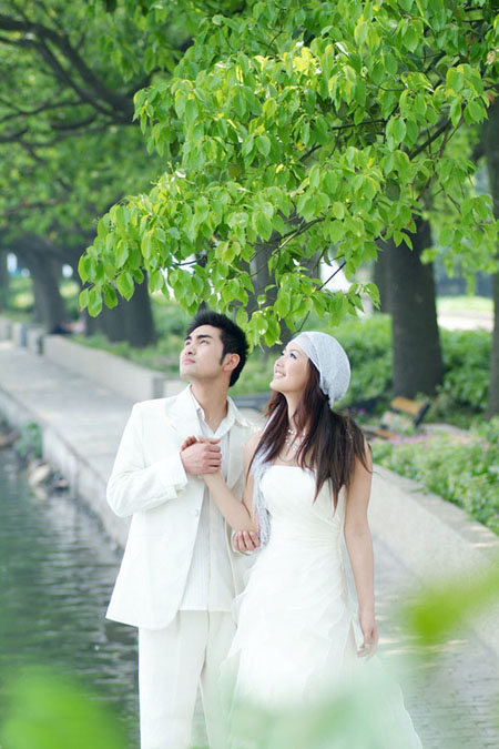 Photoshop将树林婚片调成甜美的黄褐色