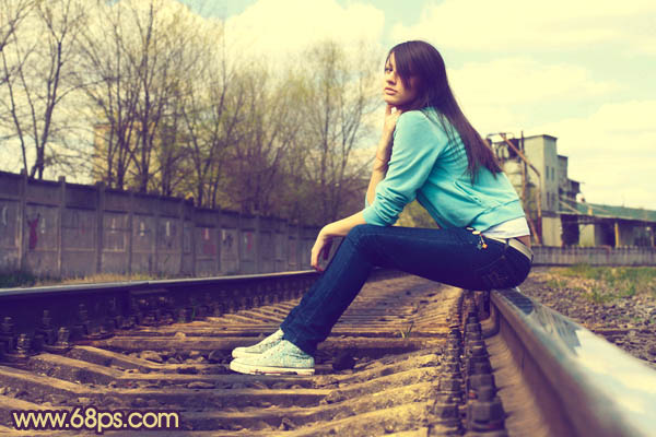Photoshop将铁轨图片调成柔美的橙蓝色