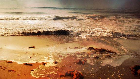 photoshop经典合成海边带伞飞翔的仙女