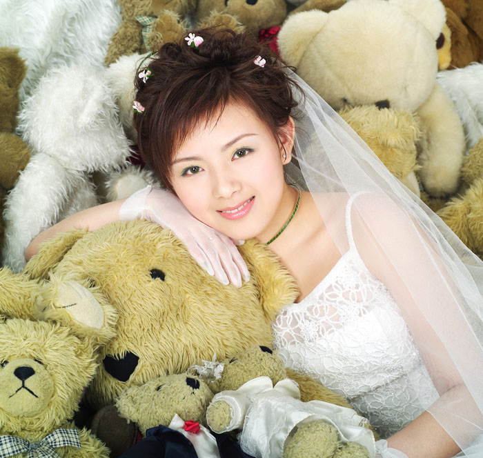 Photoshop将美女图片调成淡淡的青绿甜美色