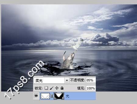 photoshop将合成鲸鱼越出水面掠夺海鸥食物场景效果
