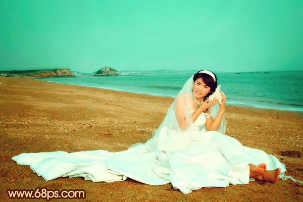 Photoshop将沙滩女孩婚片调制出柔美的青黄色效果