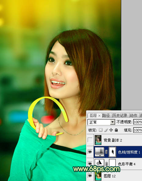 Photoshop将室内美女图片调制出流行的甜美黄青色效果