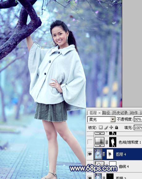 Photoshop将外景人物图片调制出时尚的淡调蓝紫色效果