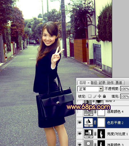 Photosho将街道人物图片打造出甜美紫褐色