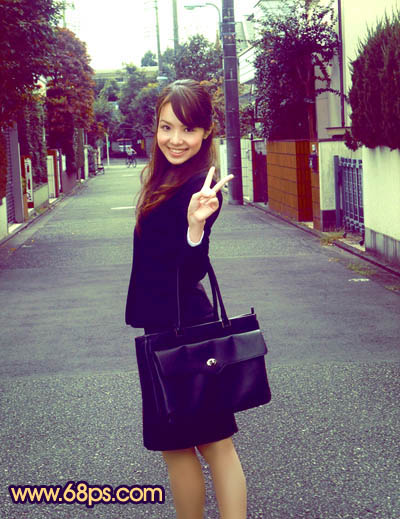 Photosho将街道人物图片打造出甜美紫褐色