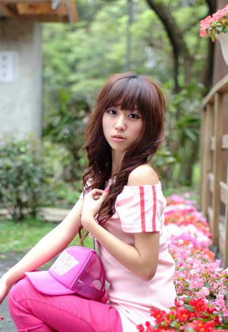 Photoshop将外景女生图片调制出朦胧的淡黄色效果