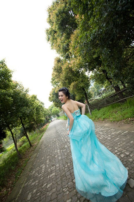 photoshop将女生图片调制出影楼经典之梦幻中性淡红色调方法