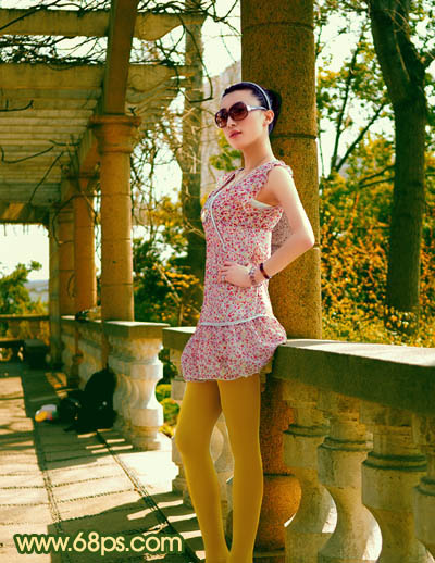 Photoshop为外景美女图片增加上甜美橙绿色